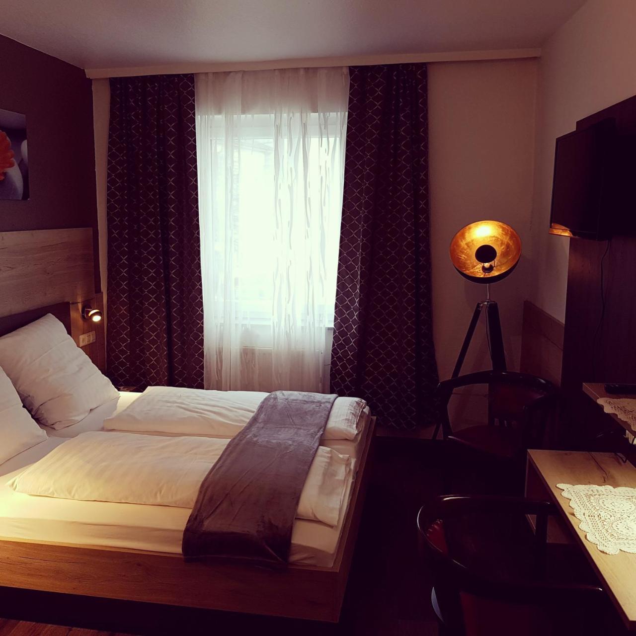 Hotel Wacker ลาร์ ภายนอก รูปภาพ